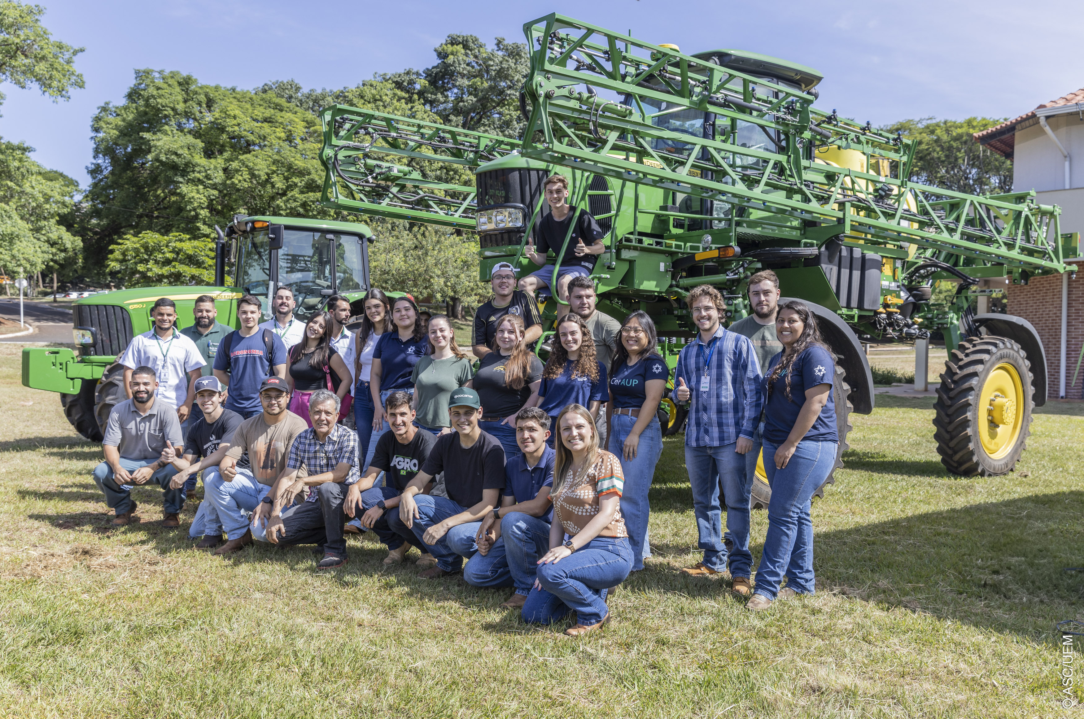 São várias máquinas que, até a próxima sexta-feira, ficarão no câmpus à disposição dos acadêmicos das agrárias